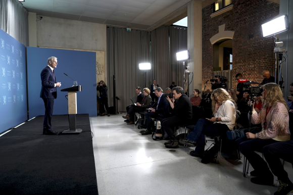 Statsminister Jonas Gahr Støre (Ap) møtte pressen etter at det vart klart at Senterpartiet bryt regjeringssamarbeidet med Arbeidarpartiet. Foto: Håkon Mosvold Larsen / NTB